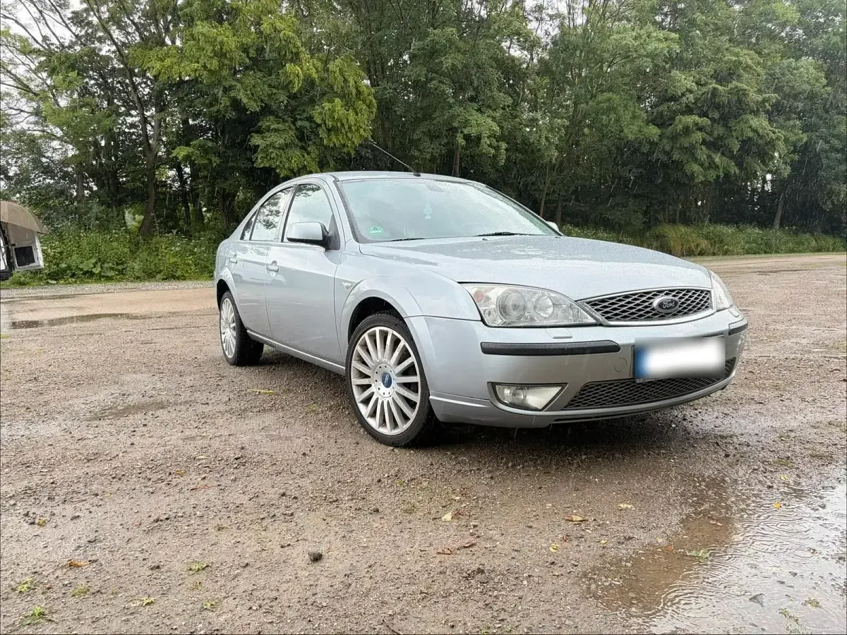 Gebraucht Ford Mondeo Titanium 155 PS (114 kW) 2006 Silber Limousine