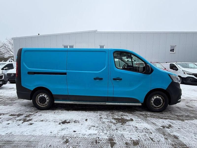 Gebraucht Renault Trafic Komfort 150 PS (110 kW) 2022 Blau Van / Kleinbus