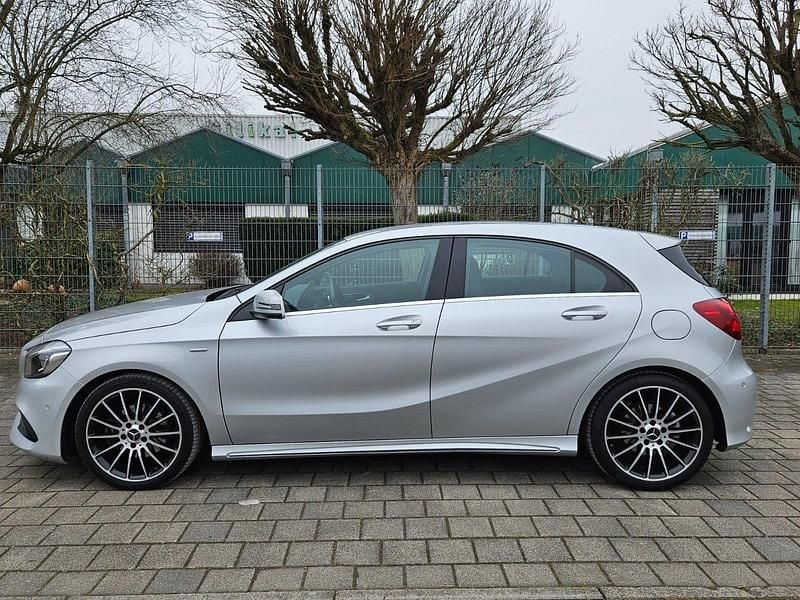 Gebraucht Mercedes A180 AMG 122 PS (89 kW) 2018 Silber Limousine