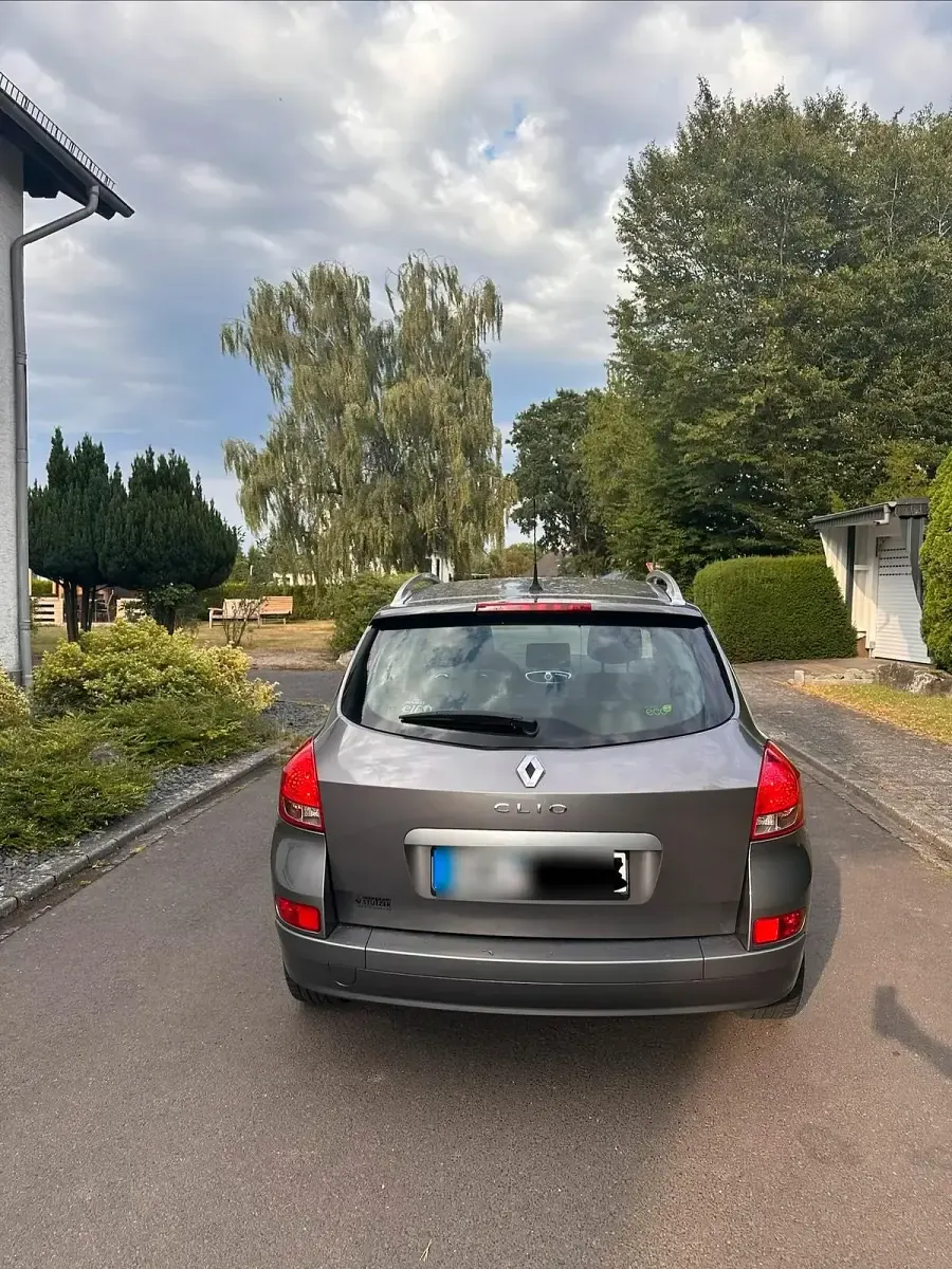 Gebraucht Renault Clio GrandTour 101 PS (74 kW) 2010 Silber Kombi