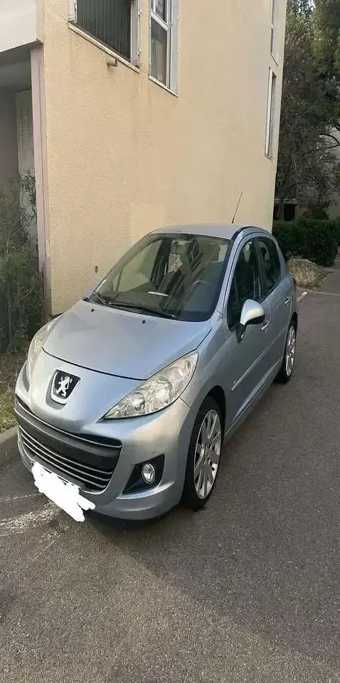 Gebraucht Peugeot 207 Business-Line 90 PS (66 kW) 2010 Limousine