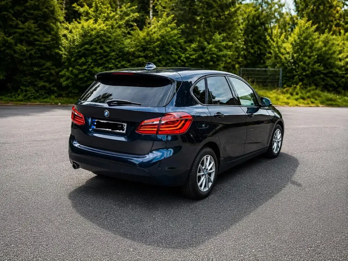 Gebraucht BMW 218 Active Tourer 150 PS (110 kW) 2015 Blau Van / Kleinbus