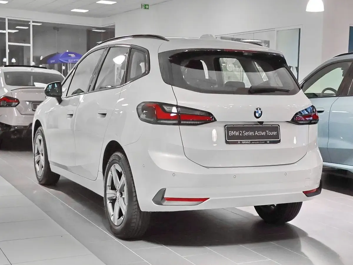 Neu BMW 216 Active Tourer Efficient Dynamics 122 PS (89 kW) 2026 Mineralweiss Van / Kleinbus