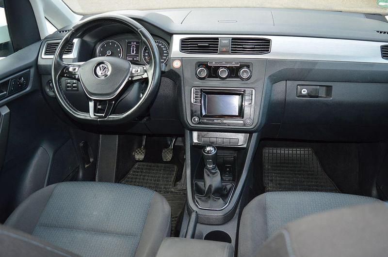 Gebraucht VW Caddy Trendline 125 PS (91 kW) 2017 Candyweiss Van / Kleinbus