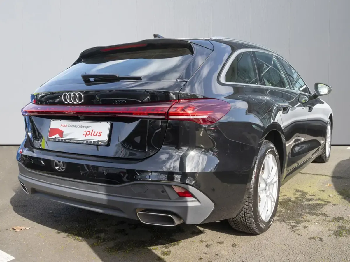Gebraucht Audi A5 204 PS (150 kW) 2025 Mythosschwarz metallic Kombi
