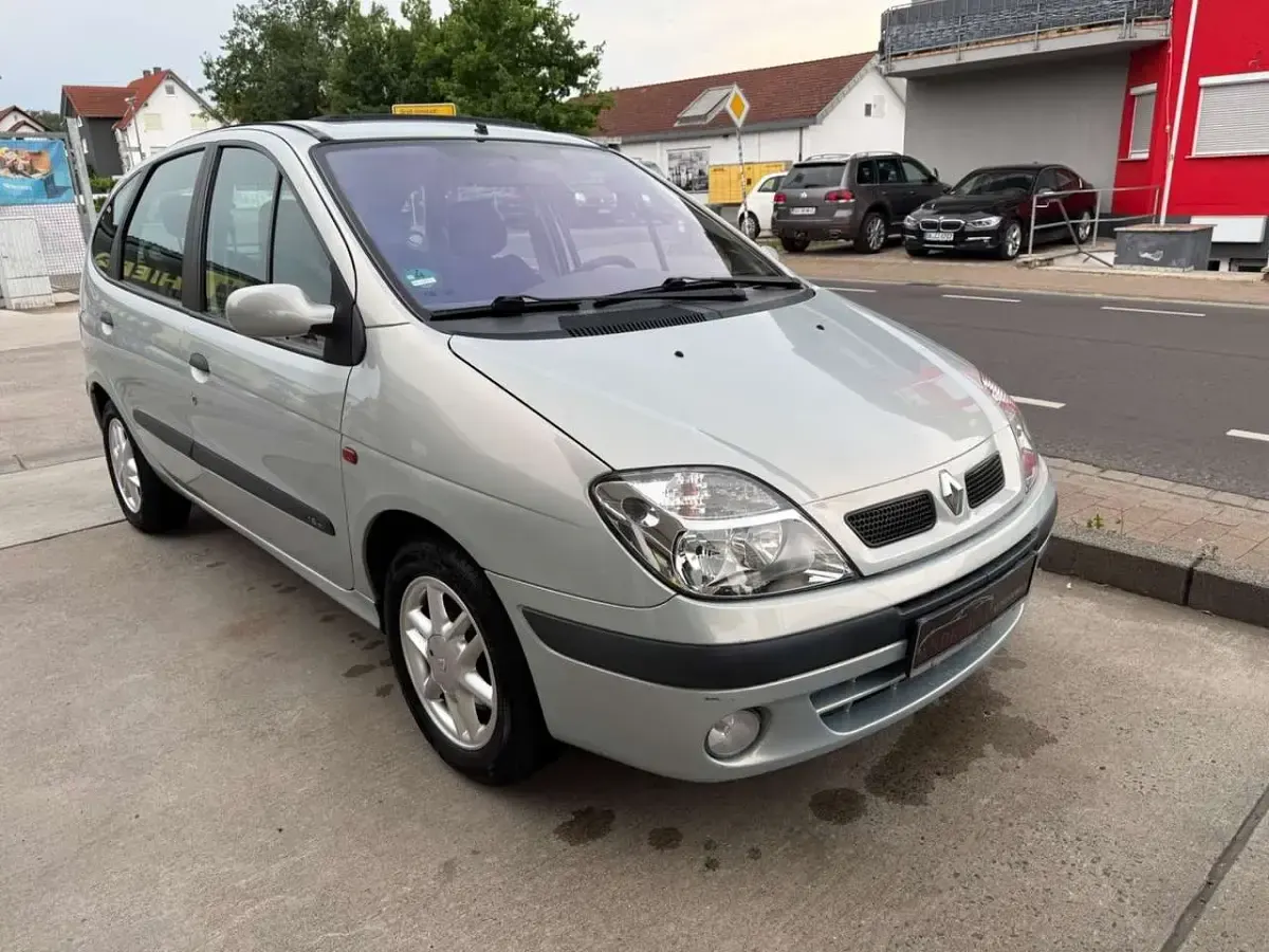 Gebraucht Renault Scénic 107 PS (78 kW) 2001 Silber Van / Kleinbus