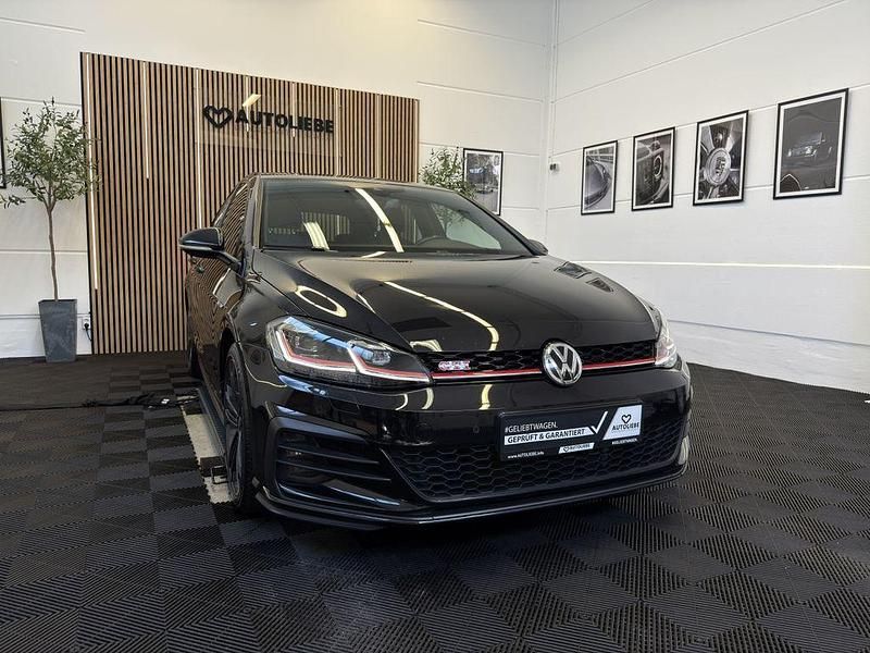 Deep black Gebraucht 2019 VW Golf VII GTI Limousine | 24.890 € (Fairer Preis) - Bild 1/4