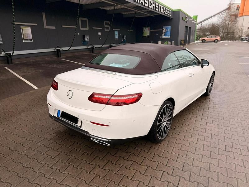 Gebraucht Mercedes E200 184 PS (135 kW) 2018 Weiß Cabrio