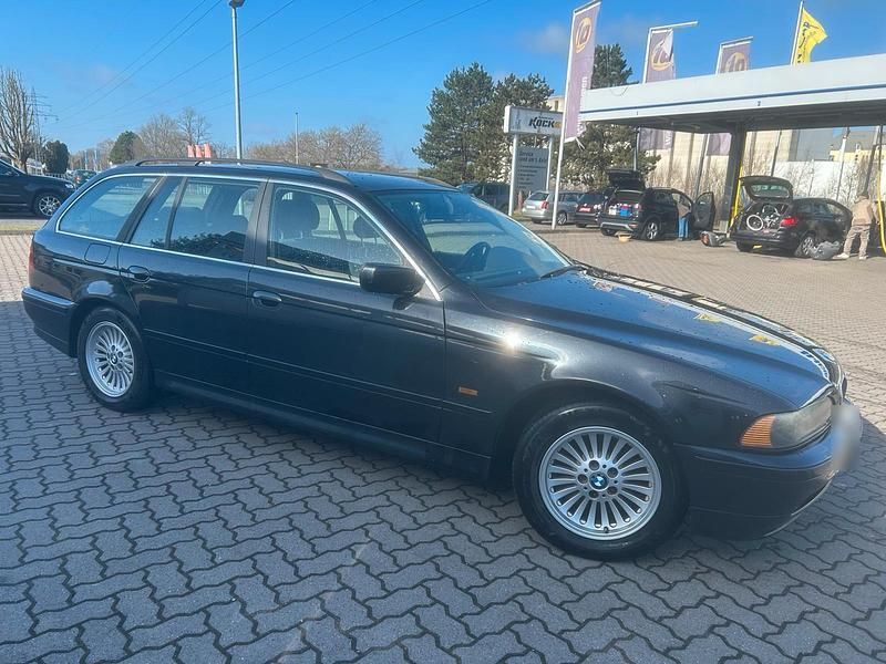 Gebraucht BMW 520 136 PS (100 kW) 2002 Schwarz Kombi