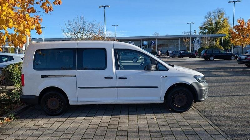 Weiß Gebraucht 2015 VW Caddy Maxi Trendline Van / Kleinbus | 9.500 € (Superpreis) - Bild 1/4