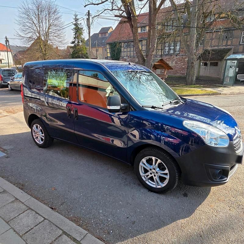 Gebraucht Opel Combo 90 PS (66 kW) 2015 Blau Van / Kleinbus