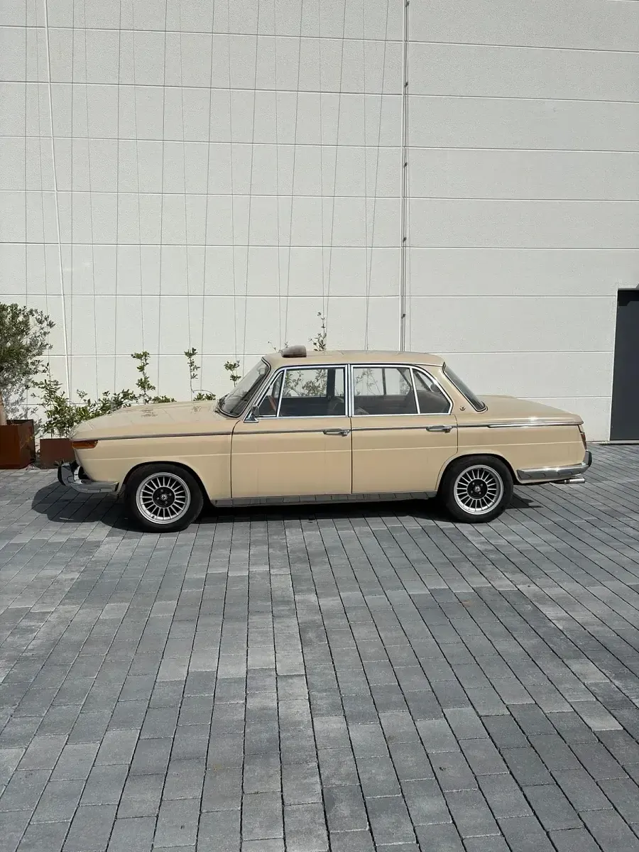 Gebraucht BMW 2000 120 PS (88 kW) 1968 Beige Limousine