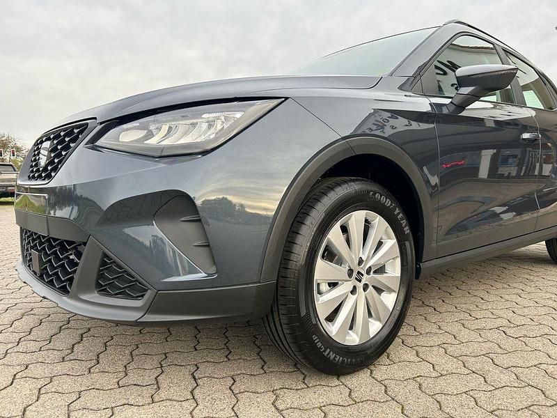Neu Seat Arona Style 95 PS (69 kW) 2025 Grau SUV