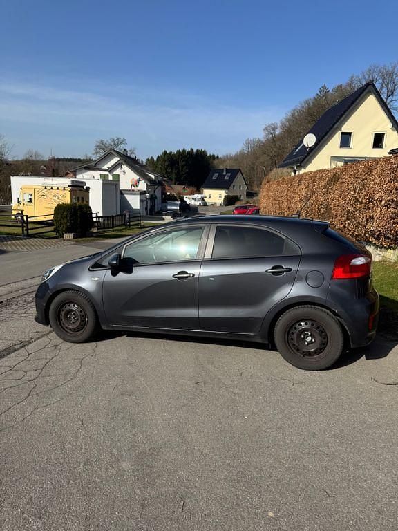 Gebraucht Kia Rio 84 PS (61 kW) 2016 Grau Kleinwagen