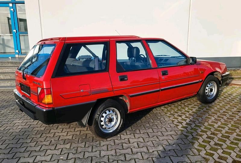 Second-hand Mitsubishi Lancer 90 CP (66 kW) 1991 Break