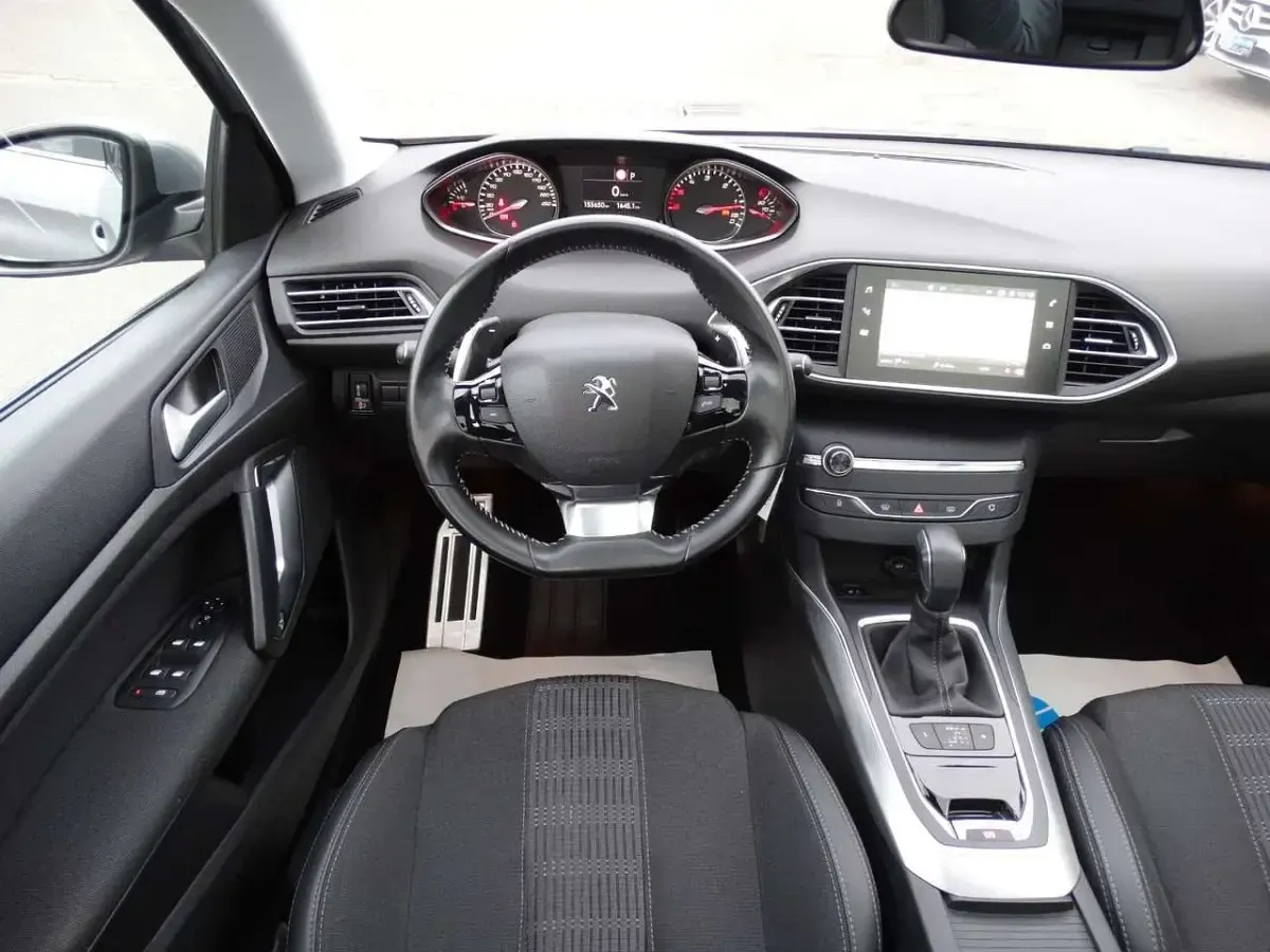 Gebraucht Peugeot 308 Allure 131 PS (96 kW) 2020 Gris artense Limousine