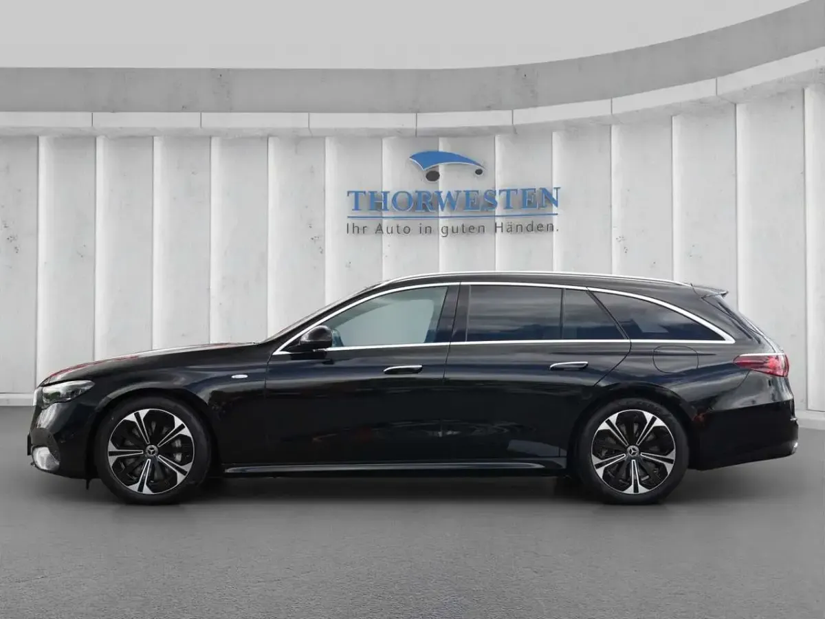 Gebraucht Mercedes E300 Avantgarde 313 PS (230 kW) 2025 Lack obsidianschwarz Kombi