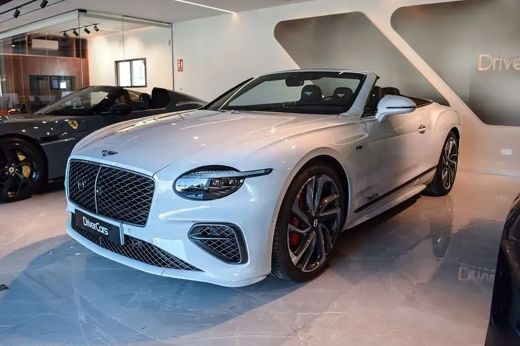 Neu Bentley Continental 782 PS (575 kW) 2026 Weiß Cabrio