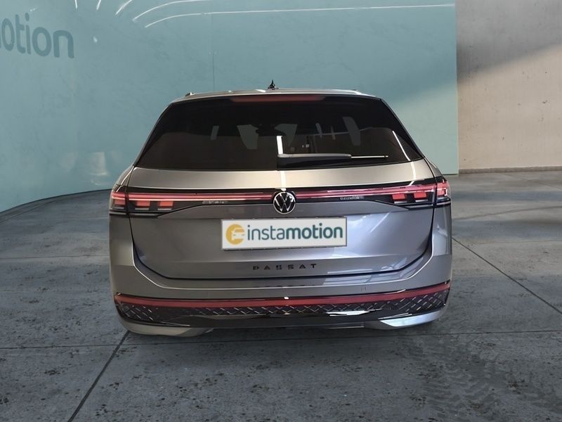 Gebraucht VW Passat Pro 150 PS (110 kW) 2024 Grau Kombi