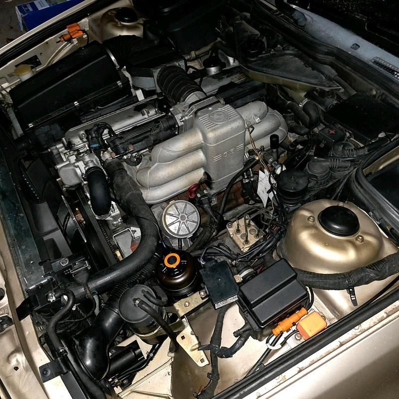 Gebraucht BMW 535 211 PS (155 kW) 1992 Gold Limousine