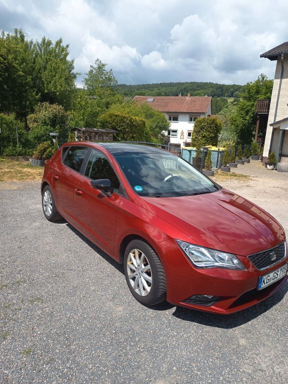 Rot Gebraucht 2014 Seat Leon Style Limousine | 5.500 € (Superpreis) - Bild 1/4