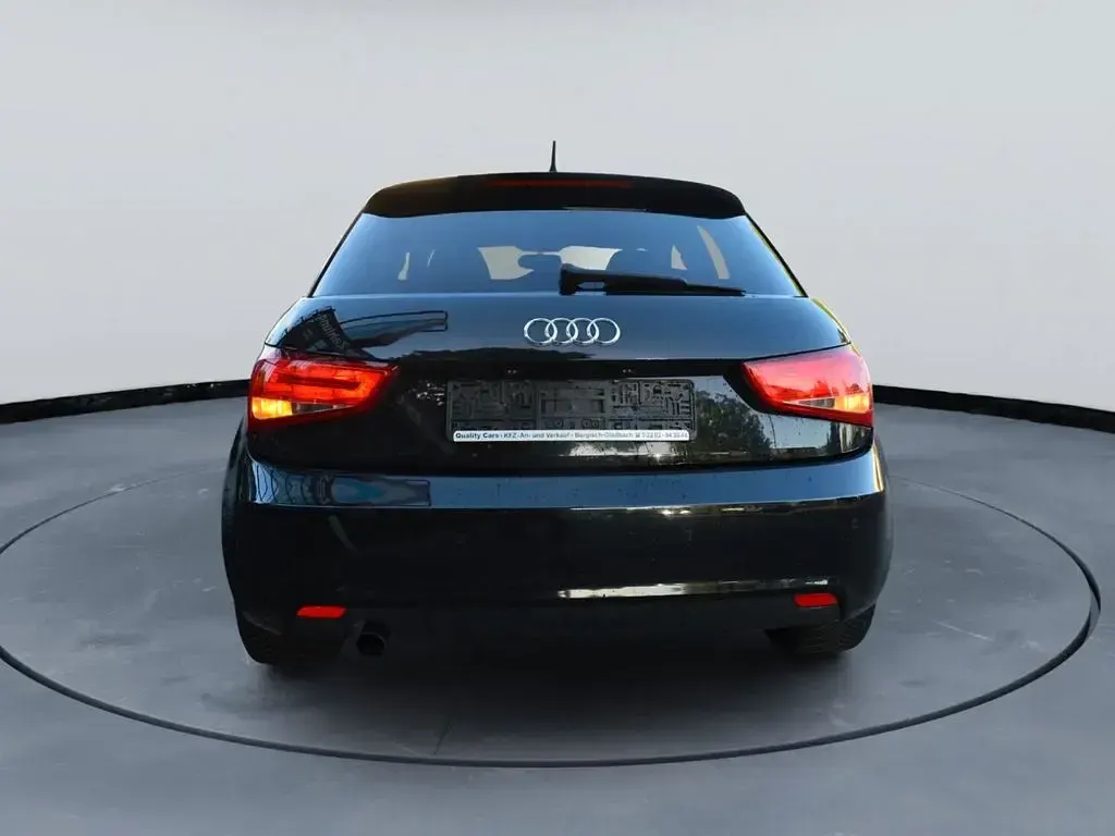 Gebraucht Audi A1 Sportback Attraction 90 PS (66 kW) 2013 Phantomschwarz Kleinwagen