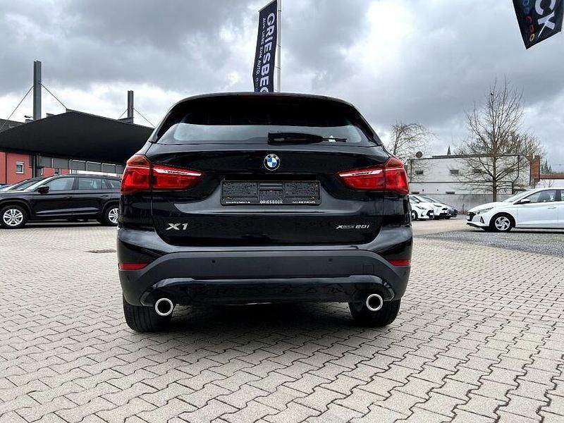 Second-hand BMW X1 Advantage 192 CP (141 kW) 2020 Negru SUV
