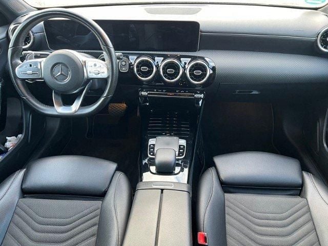 Gebraucht Mercedes A180 AMG 116 PS (85 kW) 2018 Schwarz metallic Limousine