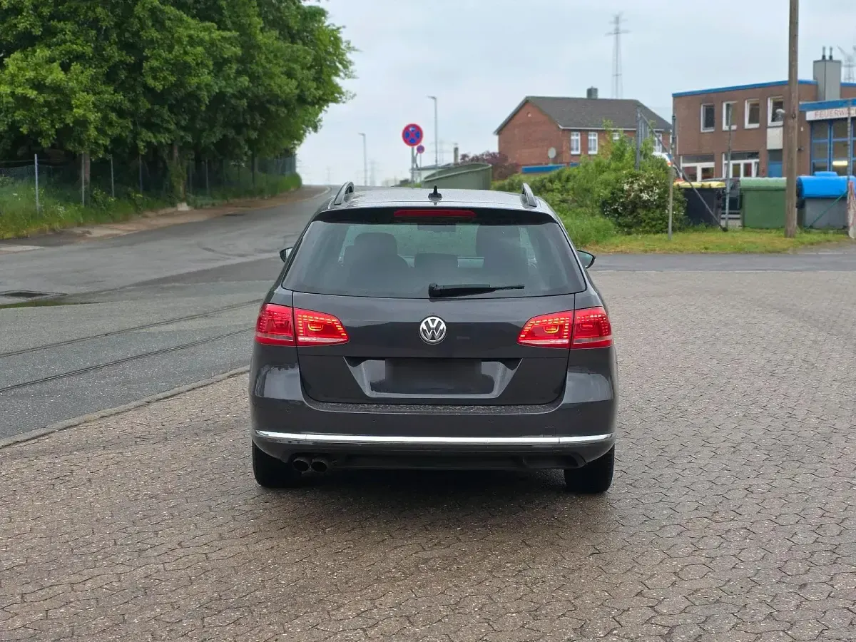 Usata VW Passat 140 CV (102 kW) 2012 Grigio Station wagon