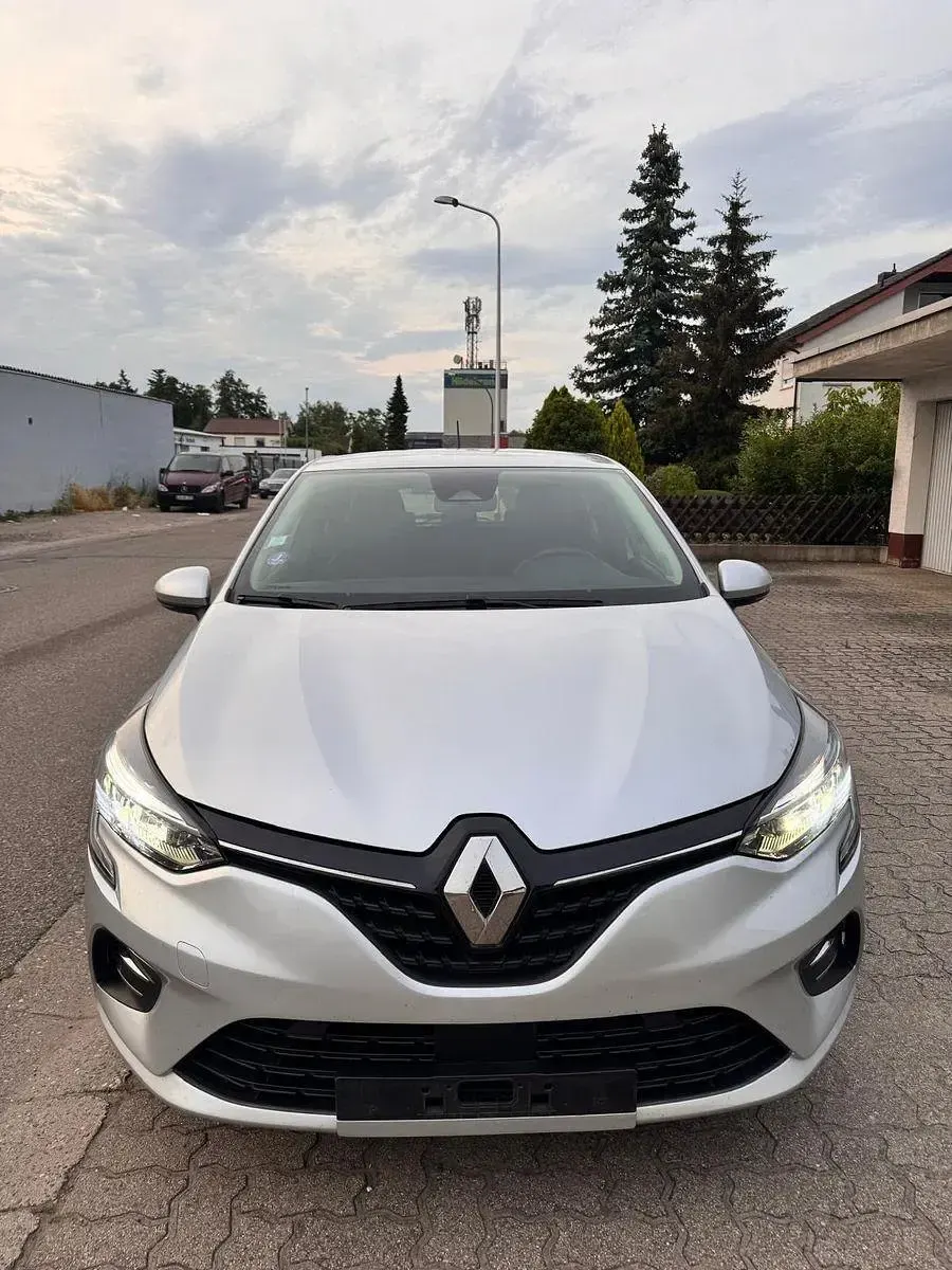 Gebraucht Renault Clio 140 PS (102 kW) 2022 Silber Kleinwagen
