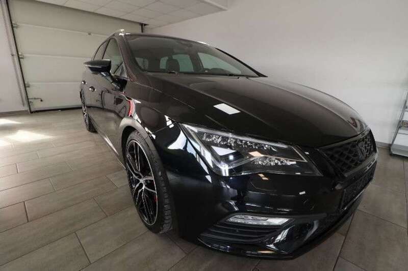 Mitternachtsschwarz Gebraucht 2018 Cupra Leon Kombi | 21.790 € (Fairer Preis) - Bild 1/4