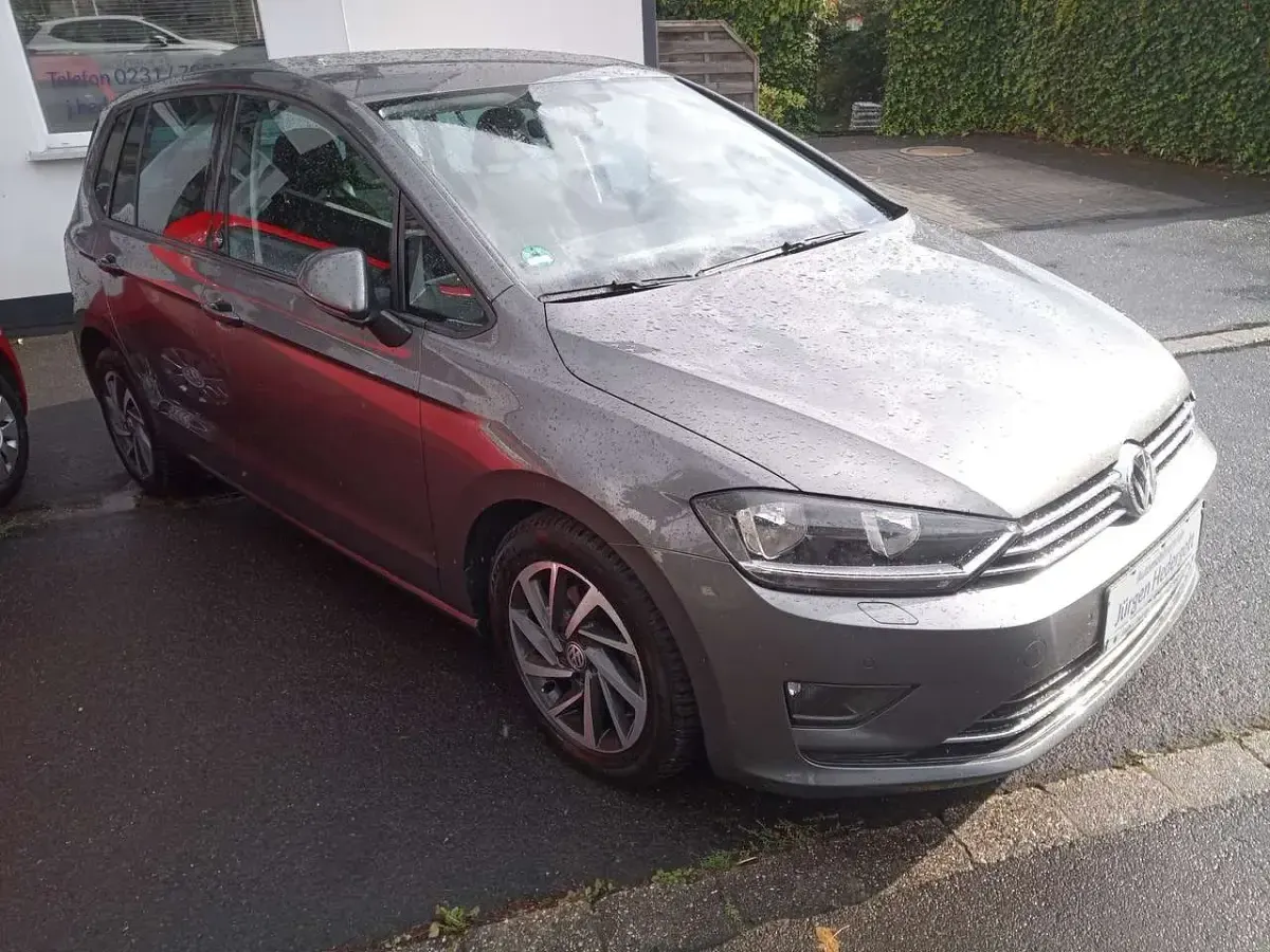 Gebraucht VW Golf Sportsvan Sound 110 PS (80 kW) 2017 Indiumgrau metallic Van / Kleinbus