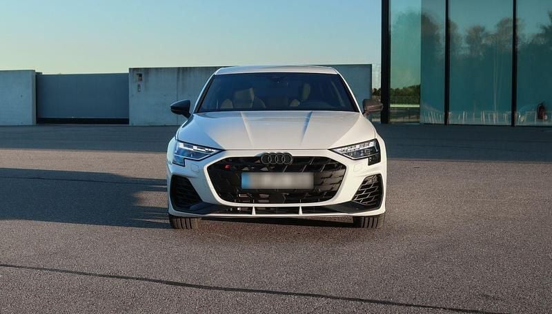 Gebraucht Audi S3 Sport 333 PS (244 kW) 2024 Weiß Limousine