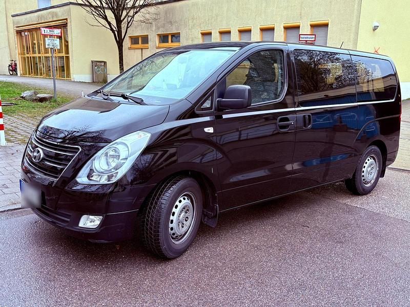 Gebraucht Hyundai H-1 136 PS (100 kW) 2017 Schwarz Van / Kleinbus