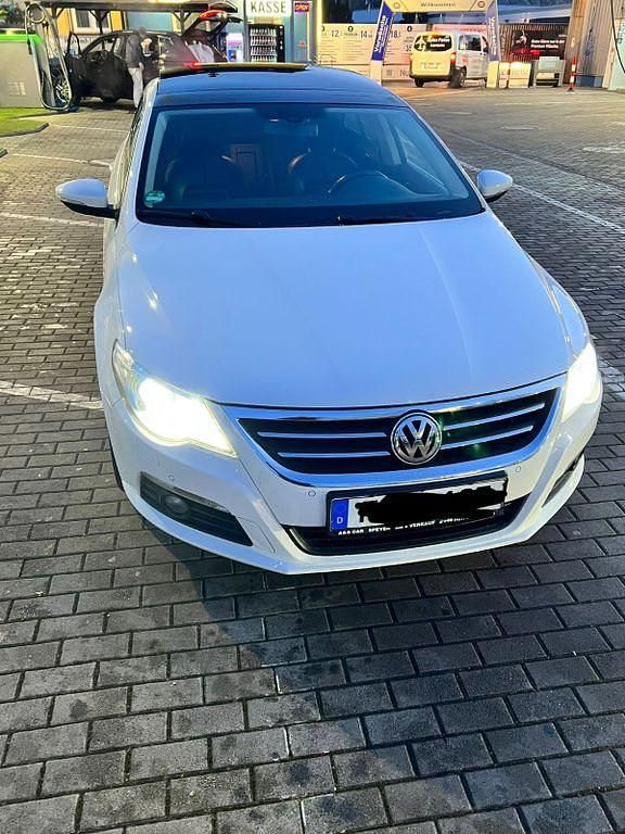 Weiß Gebraucht 2011 VW Passat Limousine | 7.599 € (Fairer Preis) - Bild 1/4