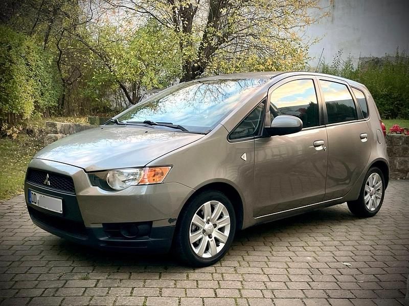 Grau Gebraucht 2008 Mitsubishi Colt Invite Kombi | 3.490 € (Teuer) - Bild 1/4