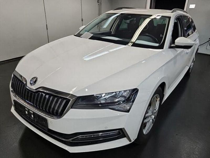 Gebraucht Skoda Superb Ambition 218 PS (160 kW) 2020 Weiß Kombi