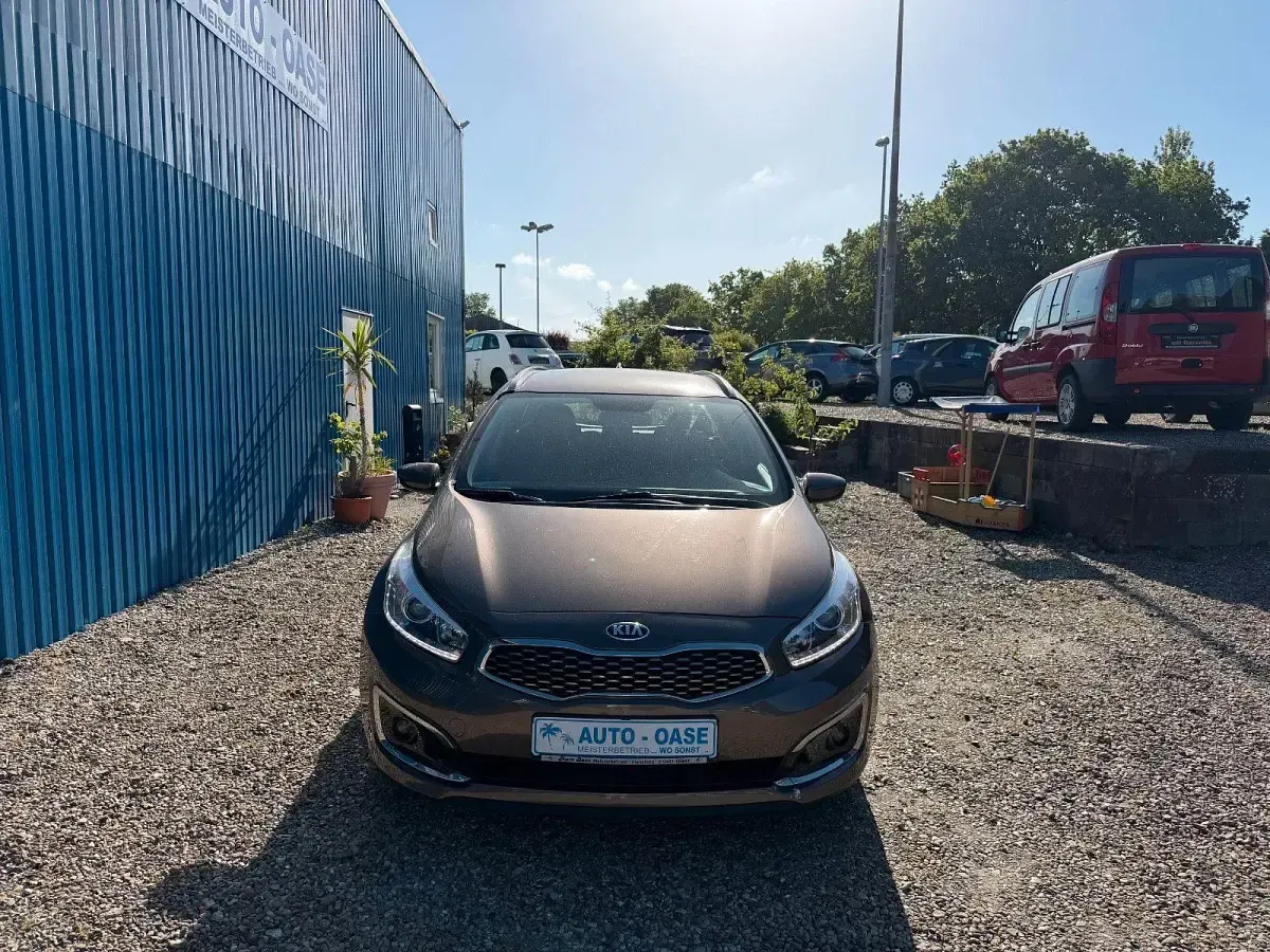 Gebraucht Kia Ceed Sportswagon 135 PS (99 kW) 2018 Braun Kombi