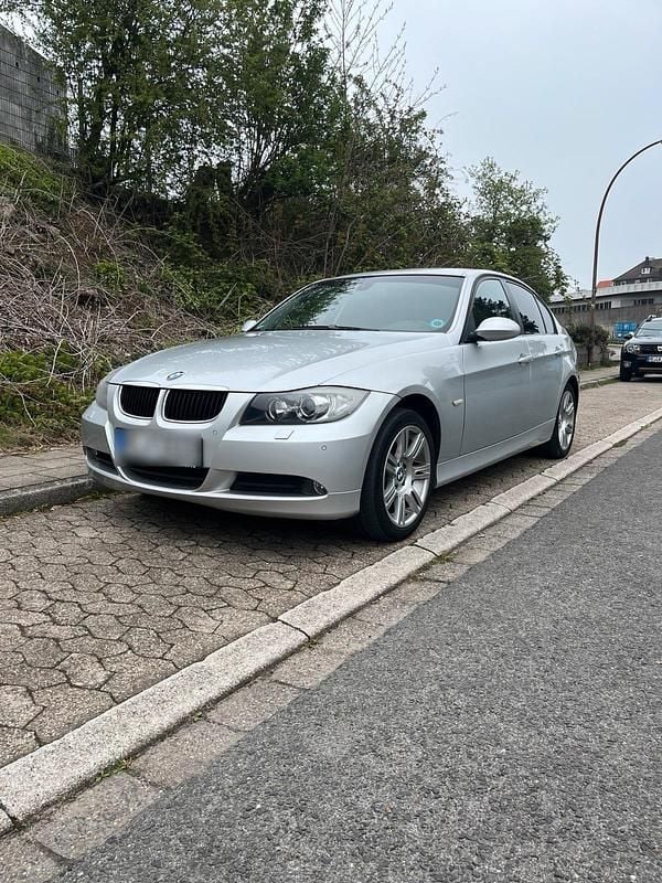 Gebraucht BMW 320 177 PS (130 kW) 2008 Silber Limousine