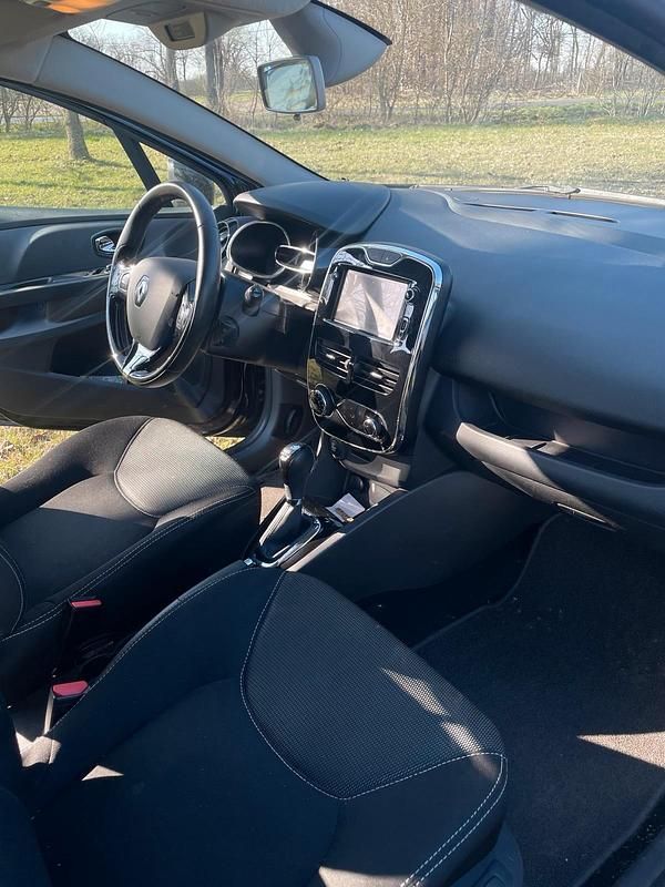 Gebraucht Renault Clio IV 120 PS (88 kW) 2014 Schwarz Limousine