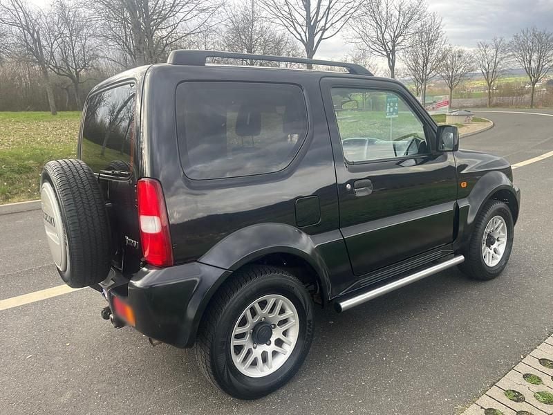 Gebraucht Suzuki Jimny 86 PS (63 kW) 2009 Schwarz SUV