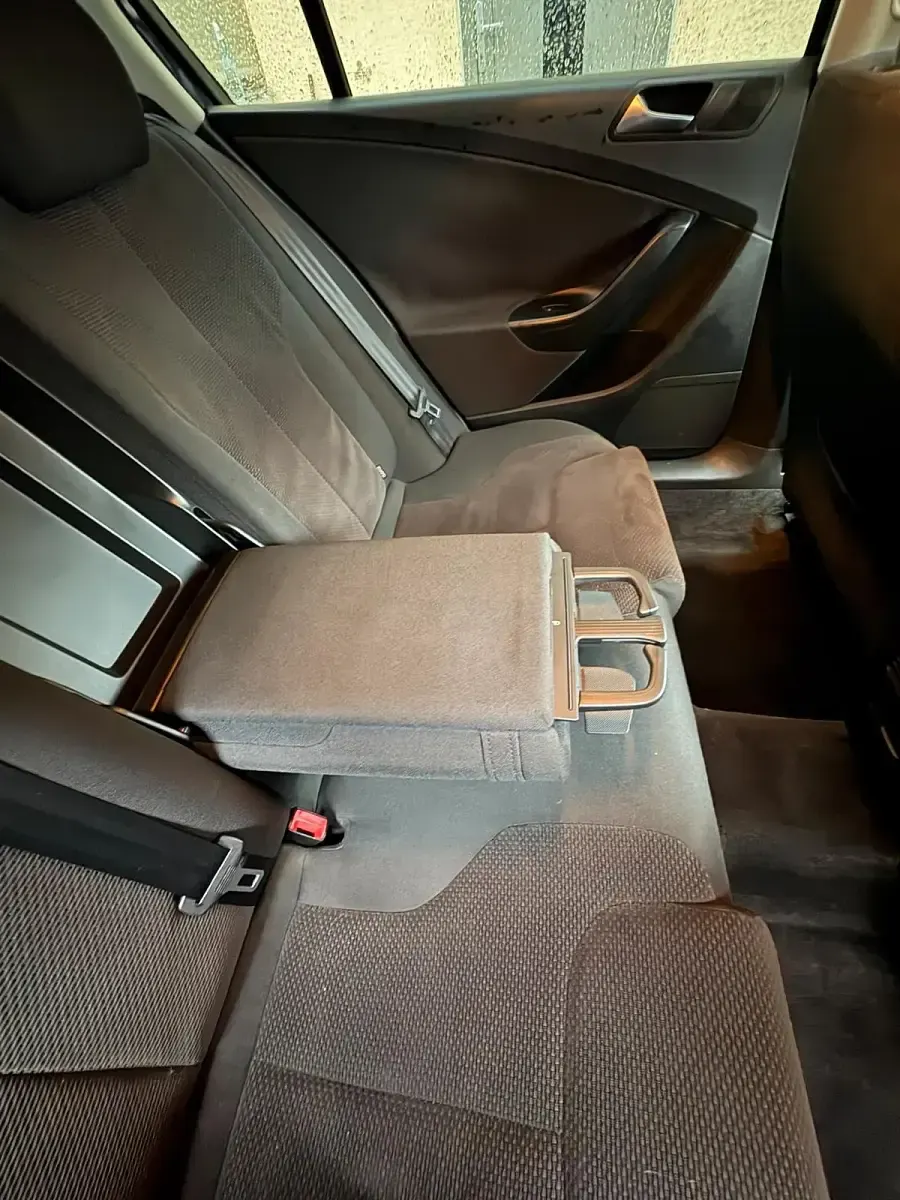 Second-hand VW Passat 140 CP (102 kW) 2009 Negru Berlinǎ