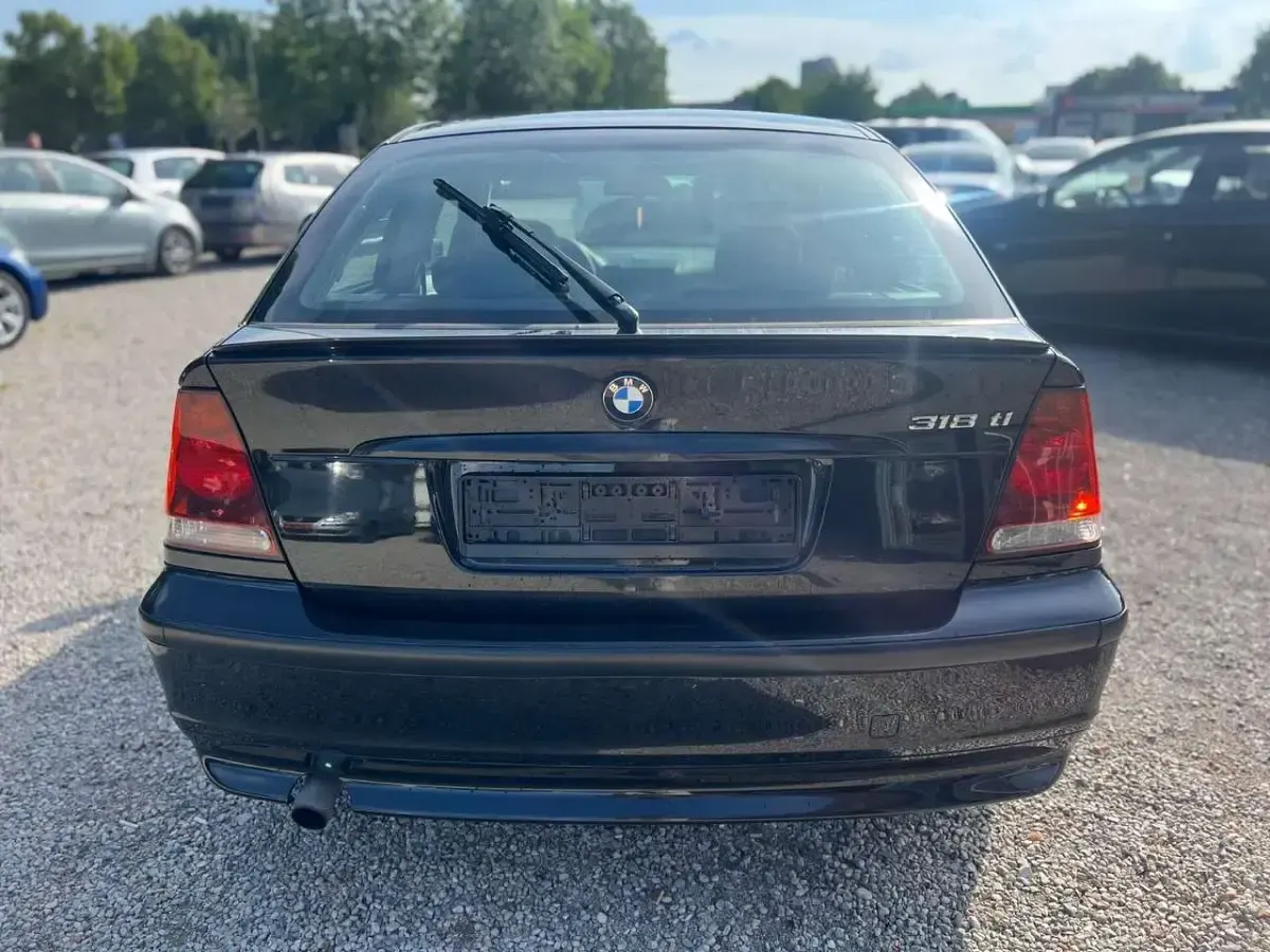 Gebraucht BMW 318 143 PS (105 kW) 2003 Schwarz Limousine