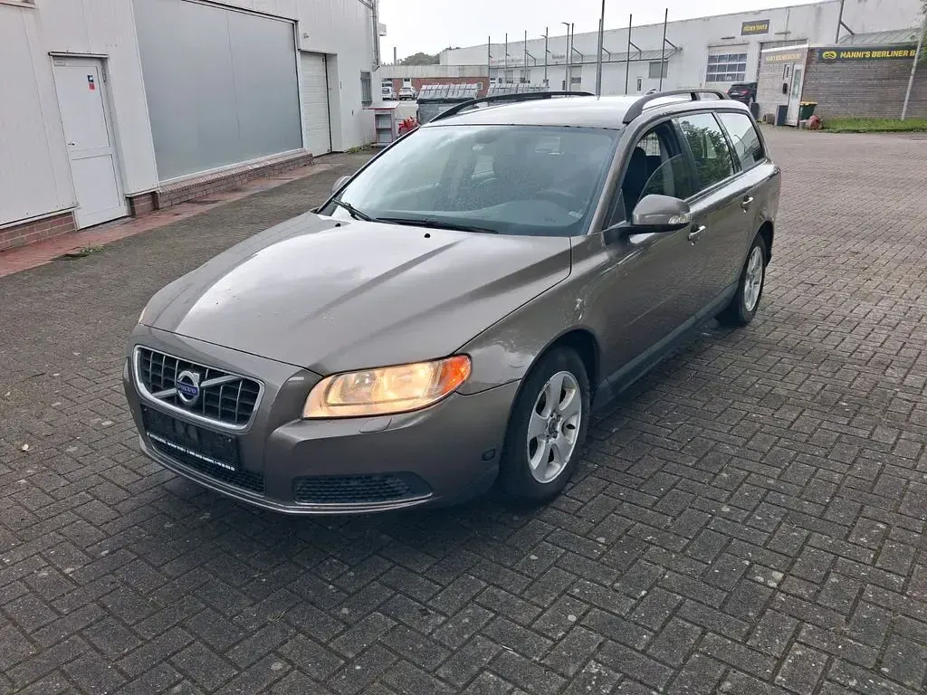 Gebraucht Volvo V70 145 PS (106 kW) 2009 Grau Kombi