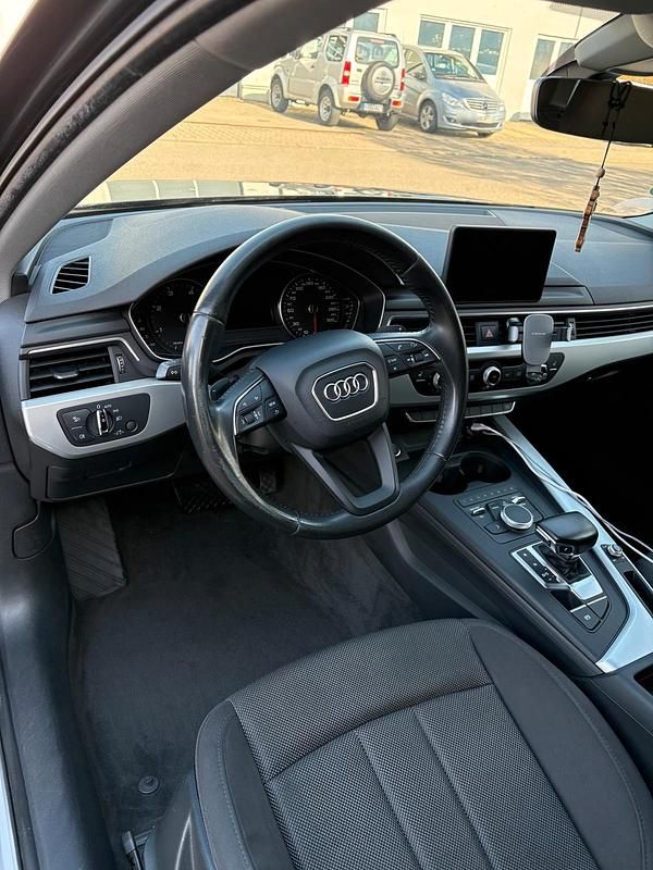 Gebraucht Audi A4 150 PS (110 kW) 2017 Blau Kombi