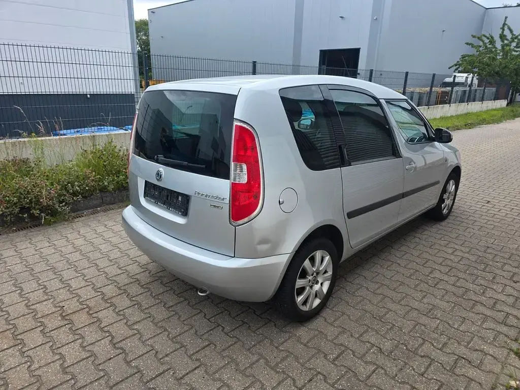 Gebraucht Skoda Roomster Comfort 86 PS (63 kW) 2010 Grau Van / Kleinbus