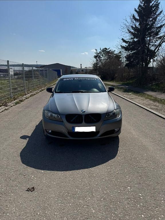 Gebraucht BMW 325 218 PS (160 kW) 2008 Grau Limousine