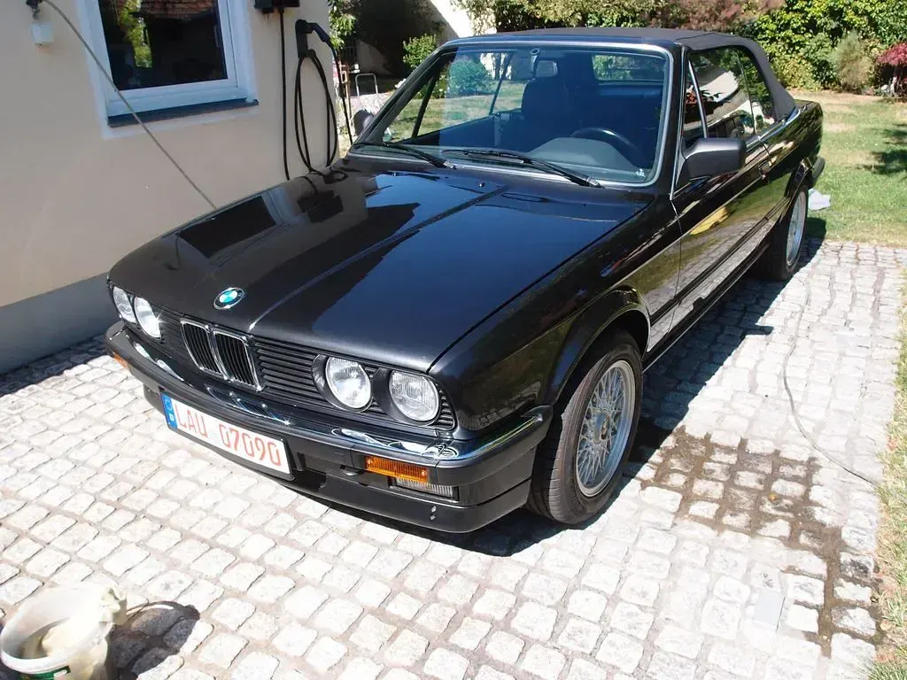 Gebraucht BMW 320 Cabriolet Performance 129 PS (94 kW) 1990 Schwarz Cabrio