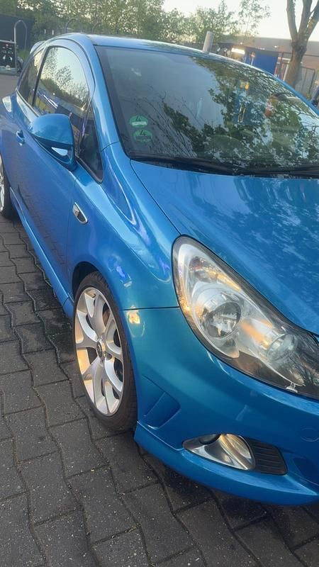 Używany Opel Corsa OPC 192 KM (141 kW) 2010 Niebieski Hatchback