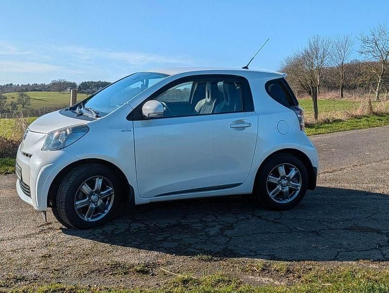 Gebraucht Toyota iQ Edition 68 PS (50 kW) 2009 Weiß Kleinwagen
